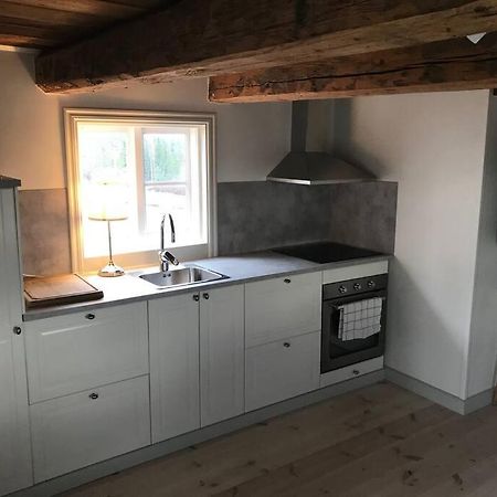 Nyrenoverad Stuga Naera Naturen Linköping Exterior foto